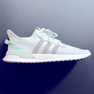 Adidas boost pale green size 12M